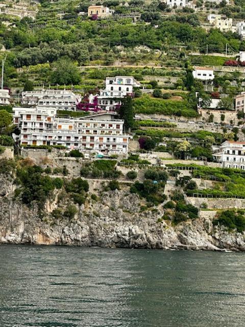 Appartamento Di Raphael Con Discesa Privata Al Mare Amalfi Ngoại thất bức ảnh