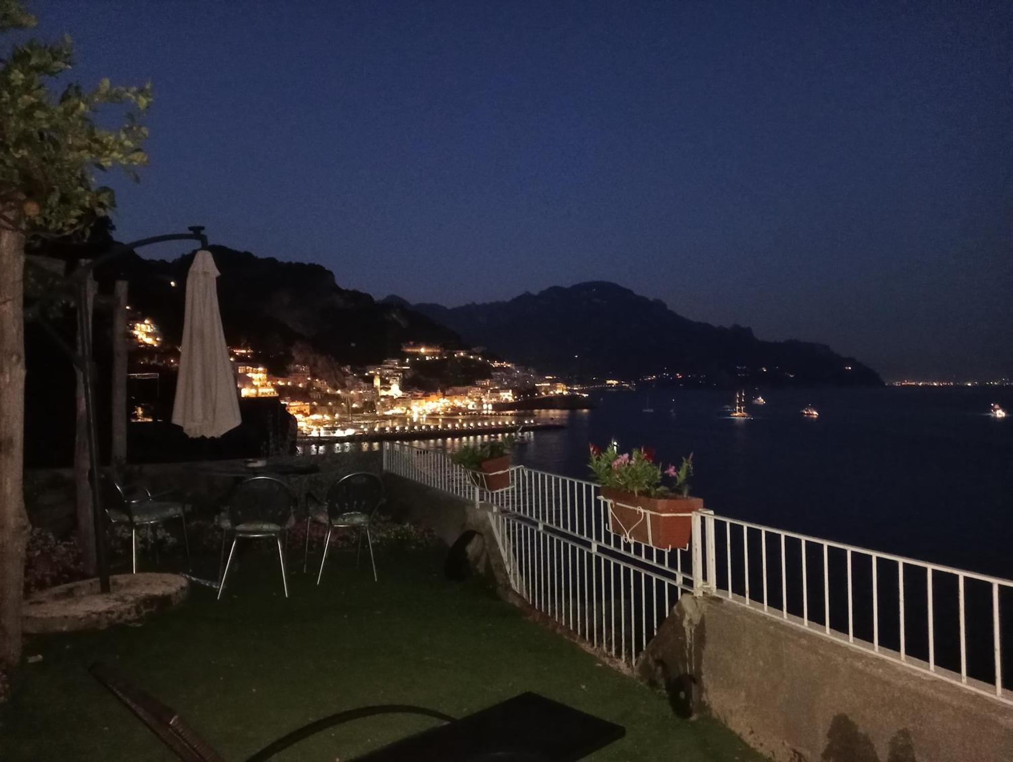 Appartamento Di Raphael Con Discesa Privata Al Mare Amalfi Ngoại thất bức ảnh